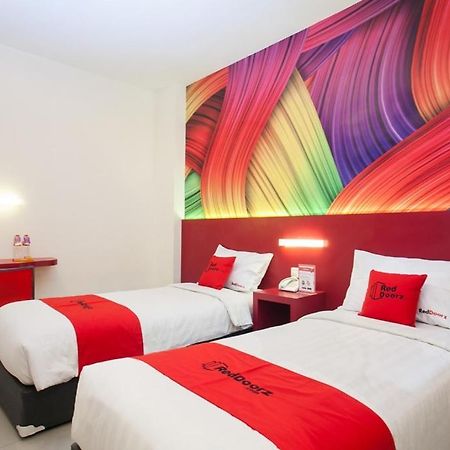 Reddoorz Near Hawaii Water Park Hotel มะลัง ภายนอก รูปภาพ