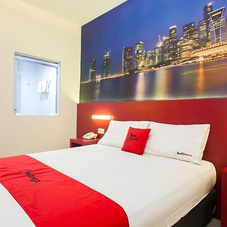 Reddoorz Near Hawaii Water Park Hotel มะลัง ภายนอก รูปภาพ