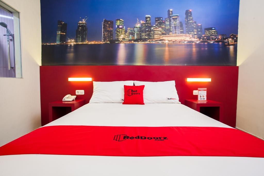 Reddoorz Near Hawaii Water Park Hotel มะลัง ภายนอก รูปภาพ