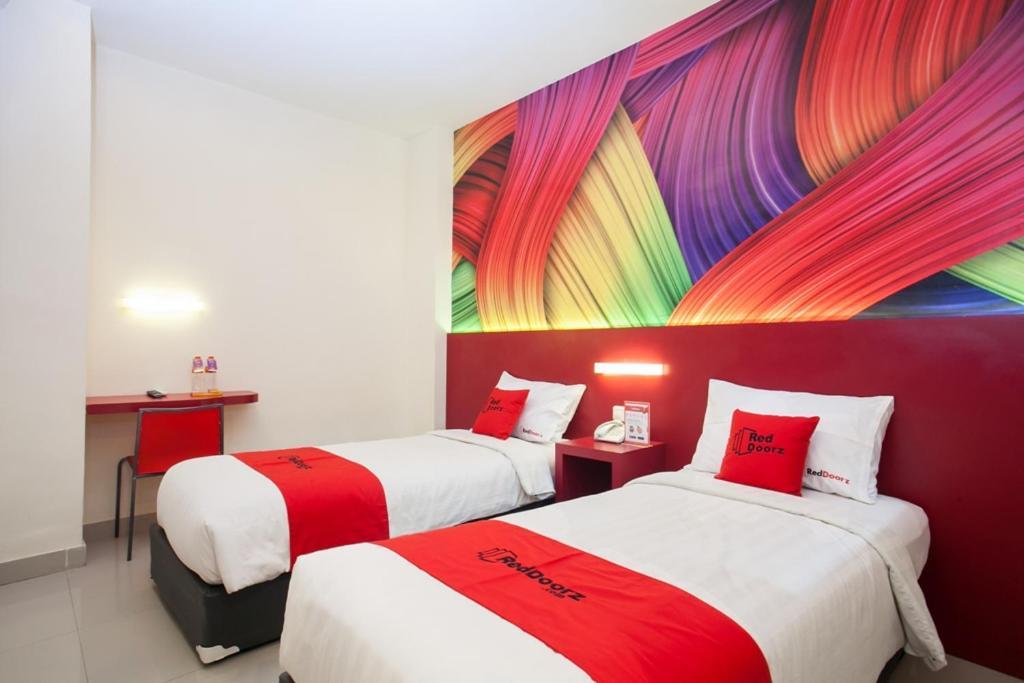 Reddoorz Near Hawaii Water Park Hotel มะลัง ภายนอก รูปภาพ