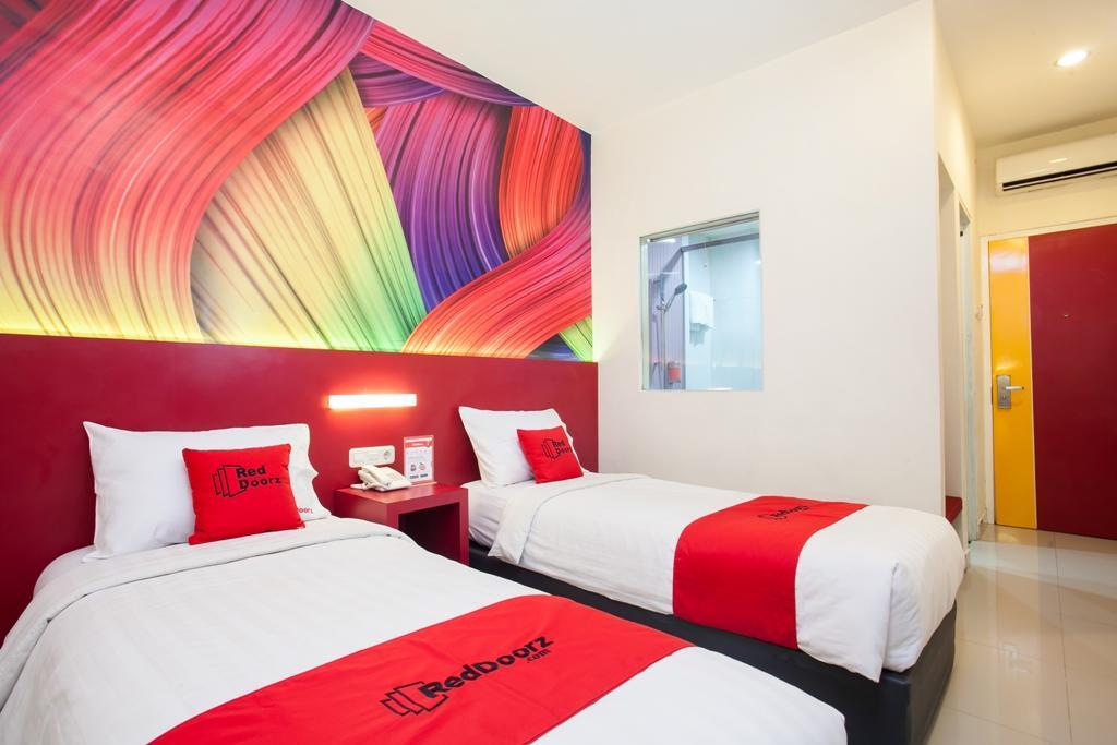Reddoorz Near Hawaii Water Park Hotel มะลัง ภายนอก รูปภาพ